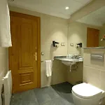 Els Puis Hotell