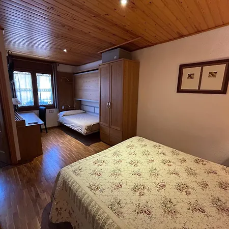 Els Puis Hotell