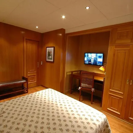 Els Puis Hotel