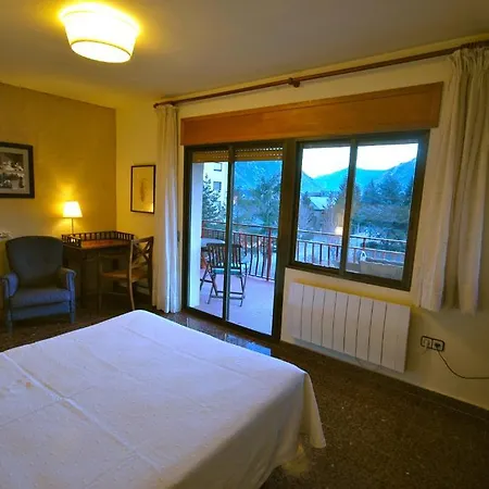 Hotel Els Puis *